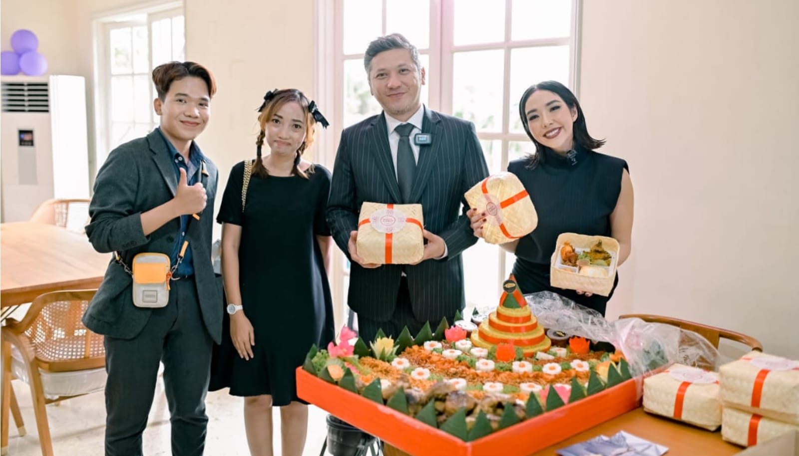 Sejumlah selebritas yang pernah menyipi kelezatan Dapur Bu Sastro