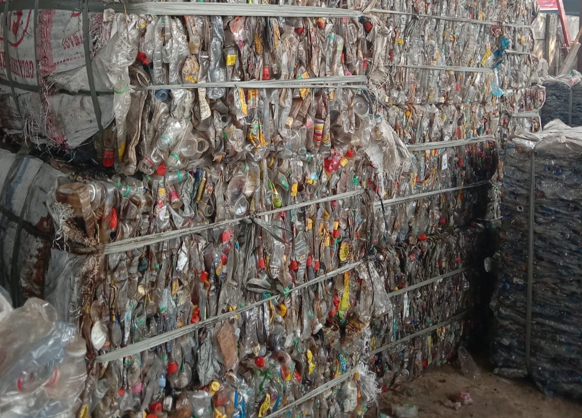 Pemerintah pusat dan Pemda diharapkan dapat menyelenggarakan pengelolaan sampah melalui konsep Pengelolaan Sampah Berkelanjutan.