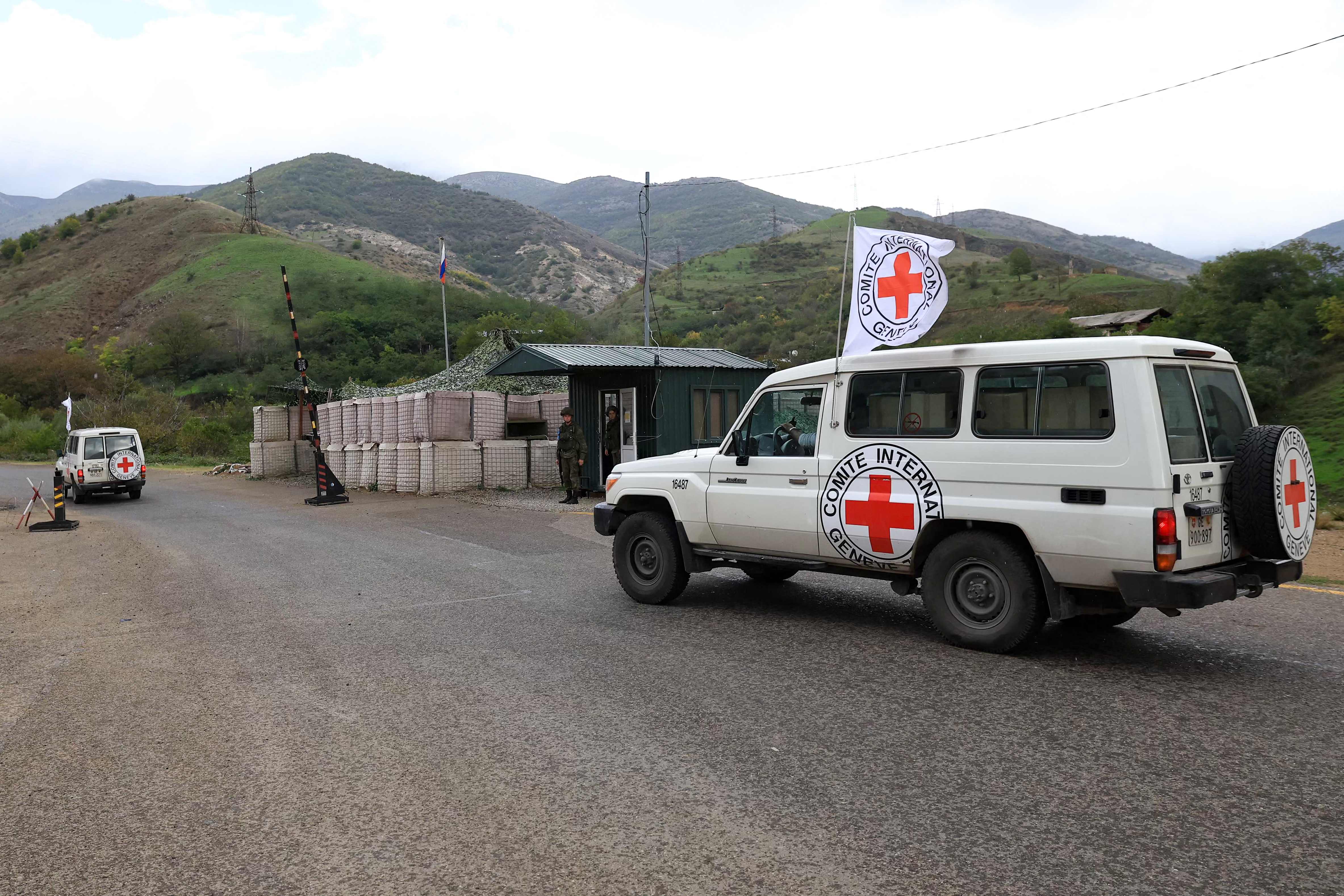 Ilustrasi--Mobil Palang Merah Internasional