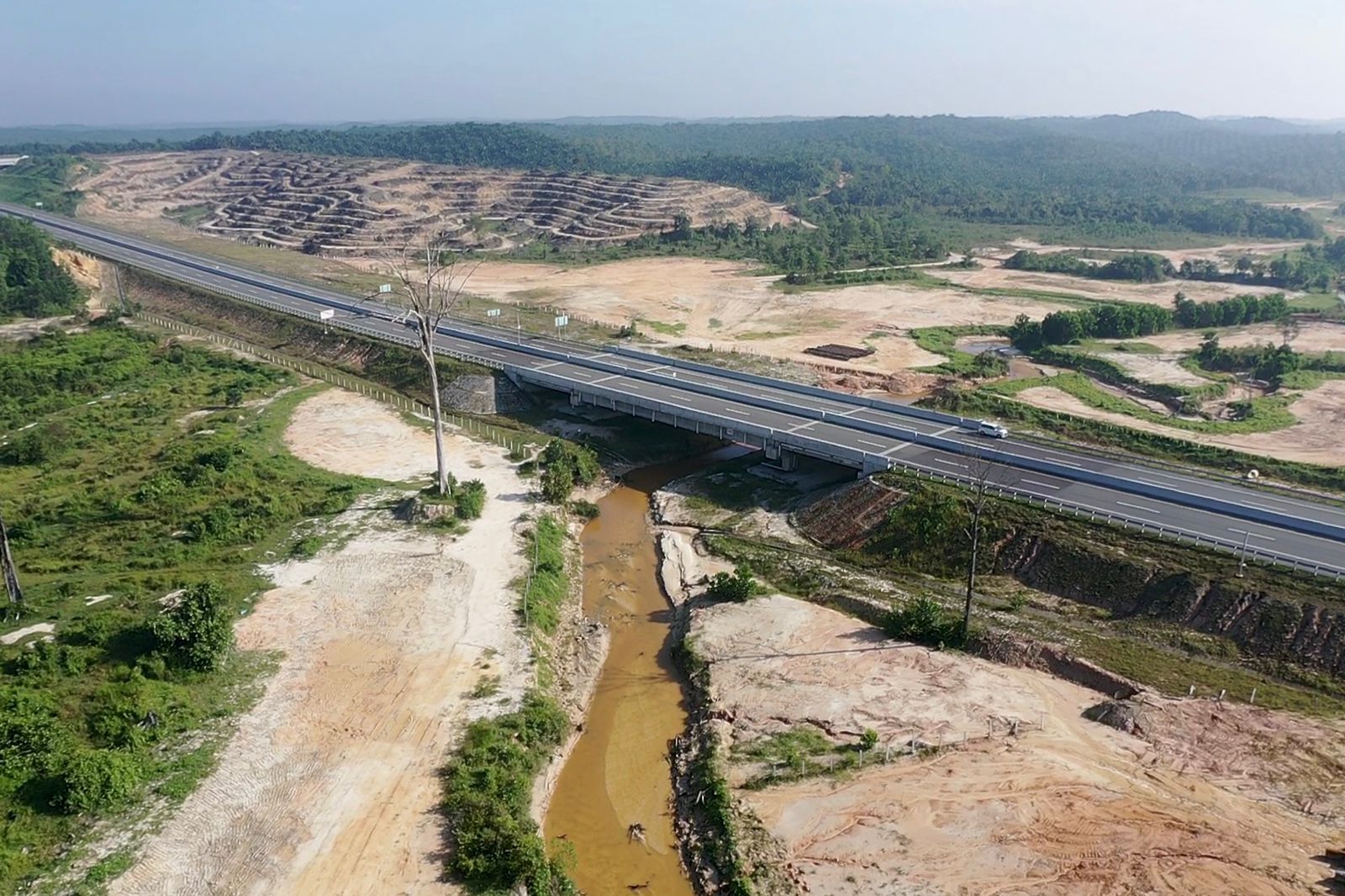 Area pembangunan perlintasan satwa di Tol Trans Sumatra.