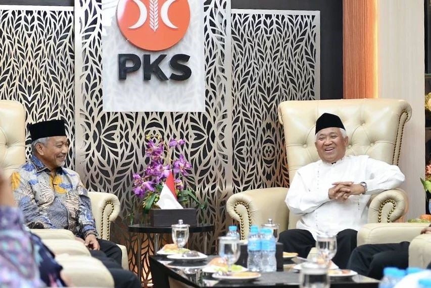 Presiden PKS Ahmad Syaikhu menerima kunjungan Din Syamsuddin di Kantor DPTP PKS, Jakarta Selatan, Kamis (26/10).