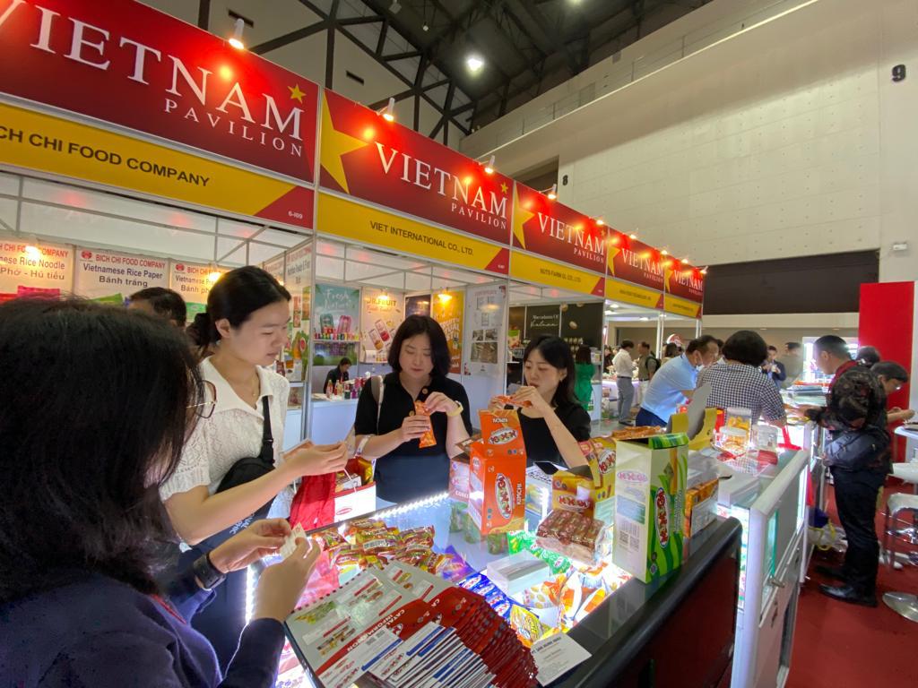 Produk camilan asal Indonesia, Momogi, disukai masyarakat Vietnam.