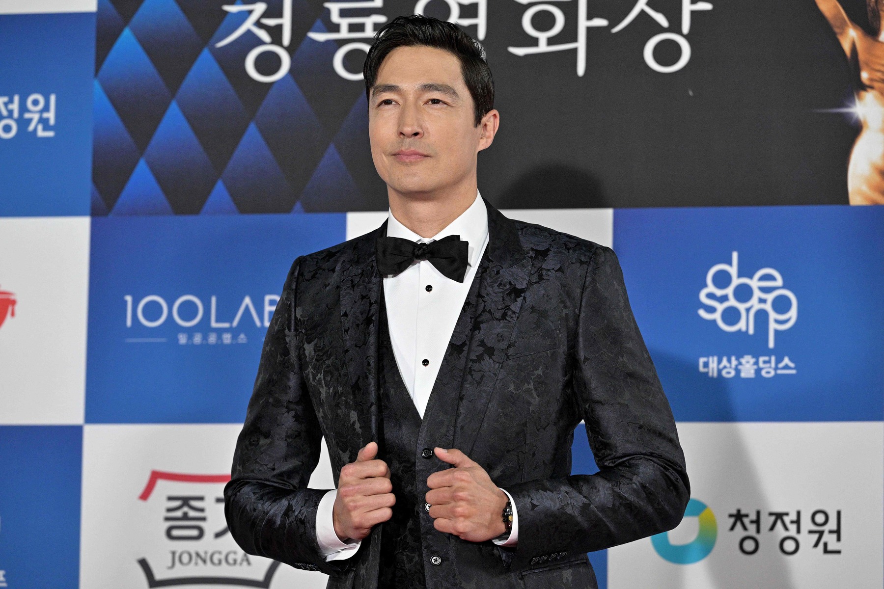 Aktor keturunan Korea-Amerika Serikat Daniel Henney yang baru saja menikah dengan aktris Jepang.