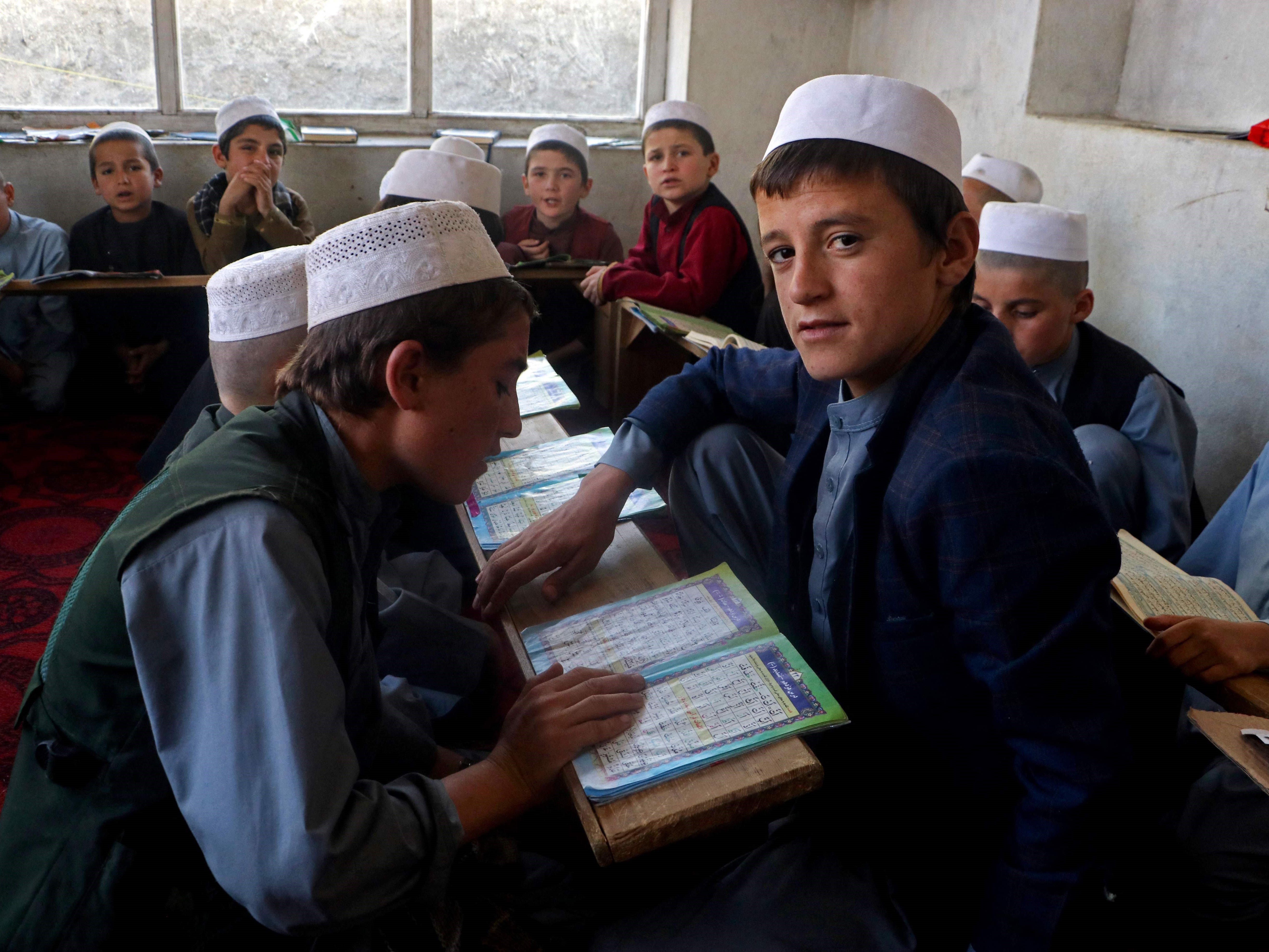 Tafsir Al-Qur'an Berbahasa Arab dengan Kalam Allah bukan Huruf