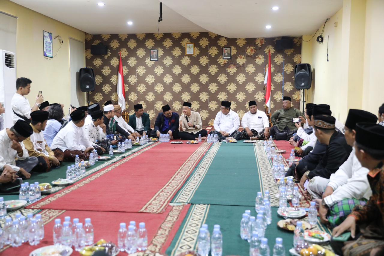 Bacapres Ganjar Pranowo bersilaturahmi ke Pondok Pesantren Motivasi Indonesia di Bekasi
