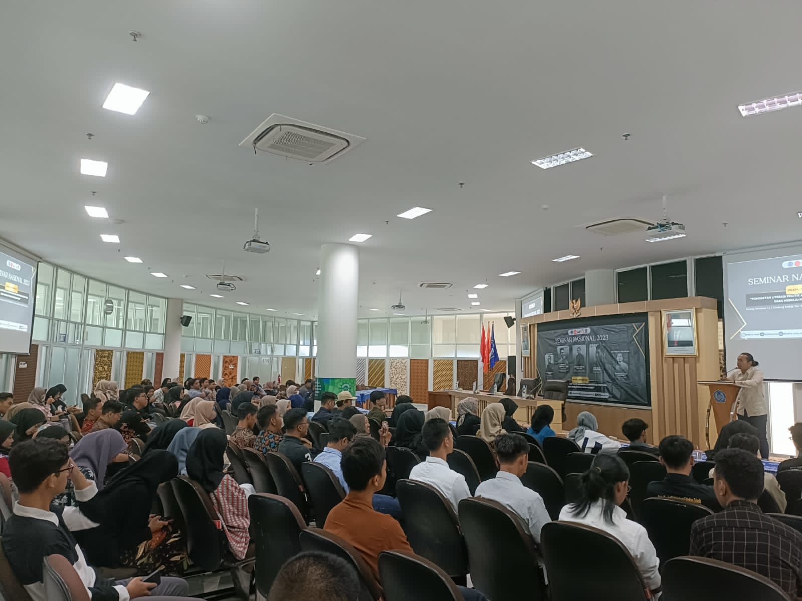 Seminar Penguatan Literasi Politik Mahasiswa dan Mitigasi Sentimen SARA Menuju Pemilu 2024