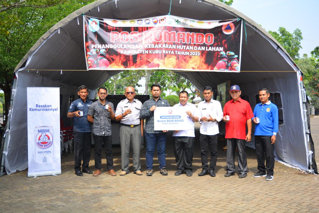 Nestlé Indonesia memberi donasi kepada 15 yayasan pemadam kebakaran di Kabupaten Kubu Raya dan Pontianak, Kalbar. 