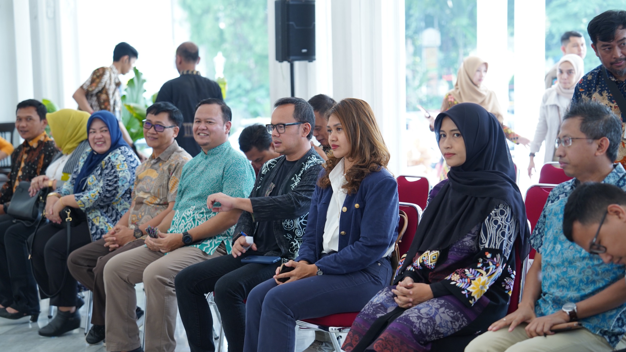 Wali Kota Bogor, Bima Arya Sugiarto, dan Co-Founder Bicara Udara, Novita menandatangani nota kesepahaman (MoU) dengan Pemerintah Kota Bogor.