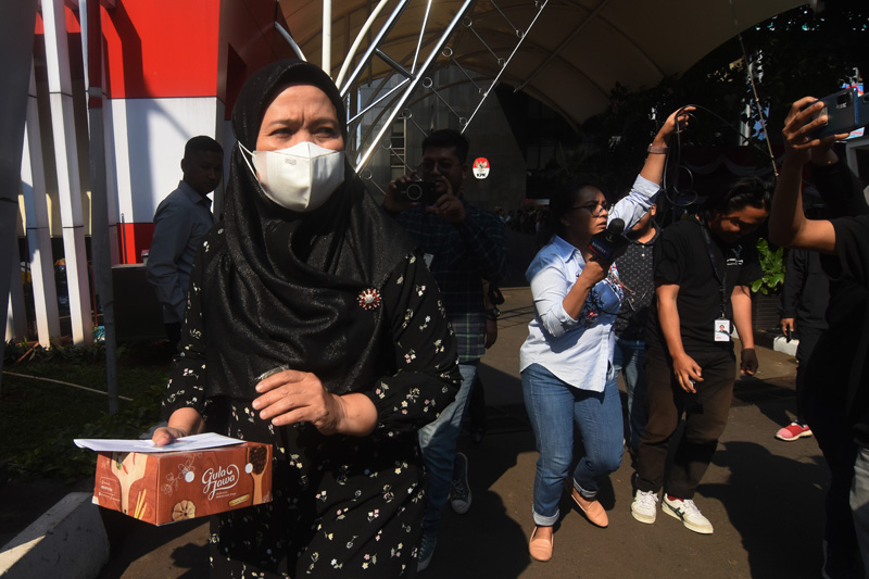 Ida Nursida, istri Hasbi Hasan menolak bersaksi dalam kasus yang melibatkan suaminya.