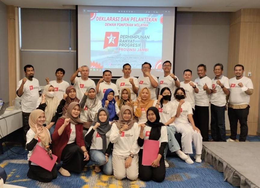 Sesi foto di sela acara pelantikan pengurus PRP DPW Jambi pada Selasa (24/10).