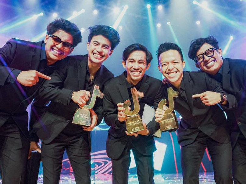 Pandawara Group saat menerima penghargaan di ajang TikTok Awards 2023. 