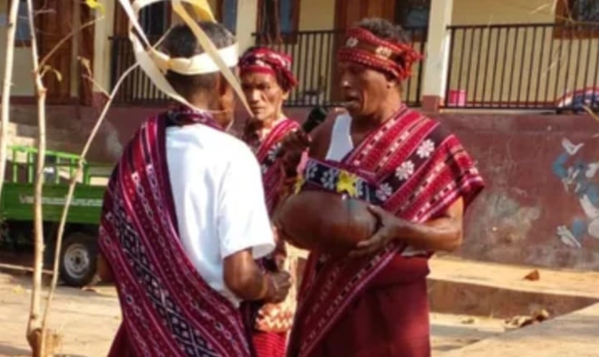Ritual syukuran ‘Hode Kebarek’ di Desa Lewonama, Flores Timur, NTT Minggu (29/10). 