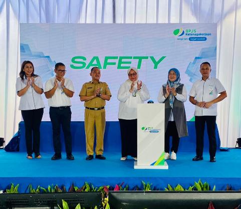 Kegiatan Promotif dan Preventif BPJS Ketenagakerjaan Tahun 2023 di Usman Harun Sport Center Jakarta, Senin (9/10).
