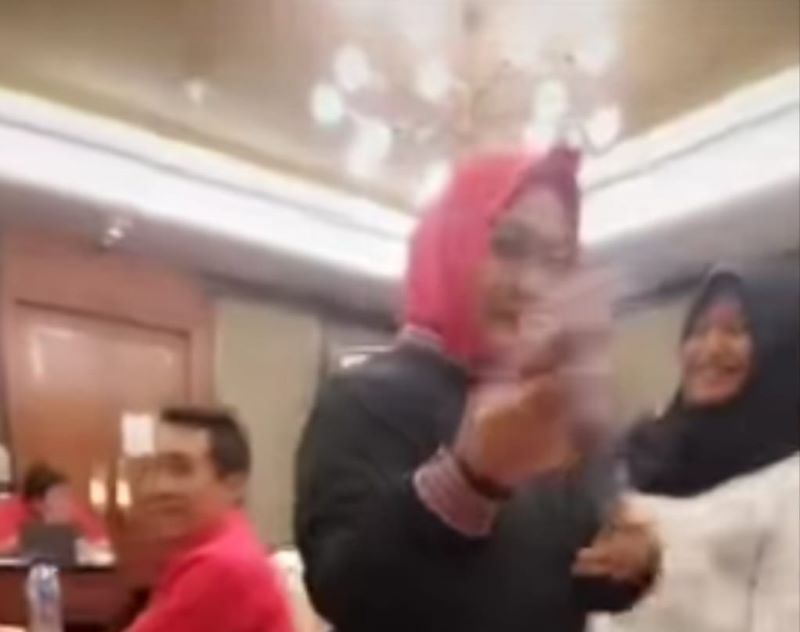 Tri Yuli Setyowati membenarkan membagikan uang ratusan juta ke bacaleg PDIP. Namun uang itu tidak bersumber dari APBD atau uang negara.