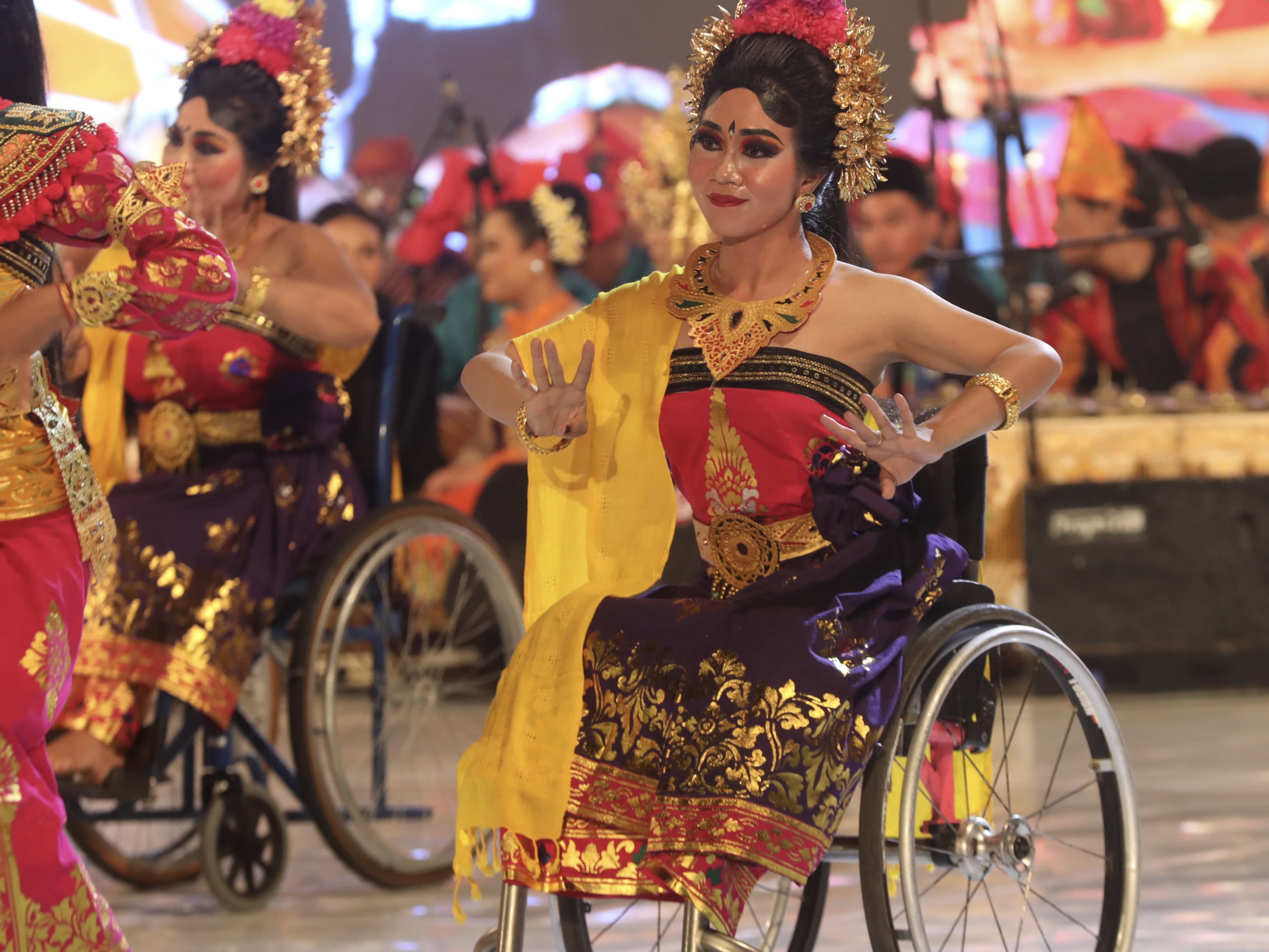 Penari dan musisi penyandang disabilitas dari berbagai daerah di Indonesia tampil di hadapan delegasi dari 13 negara.