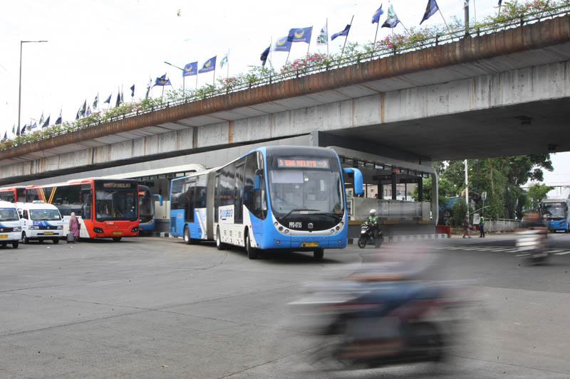 Pemprov DKI memastikan memberikan subsidi transportasi publik dan belum berencana menerapkan tarif transportasi berbeda.