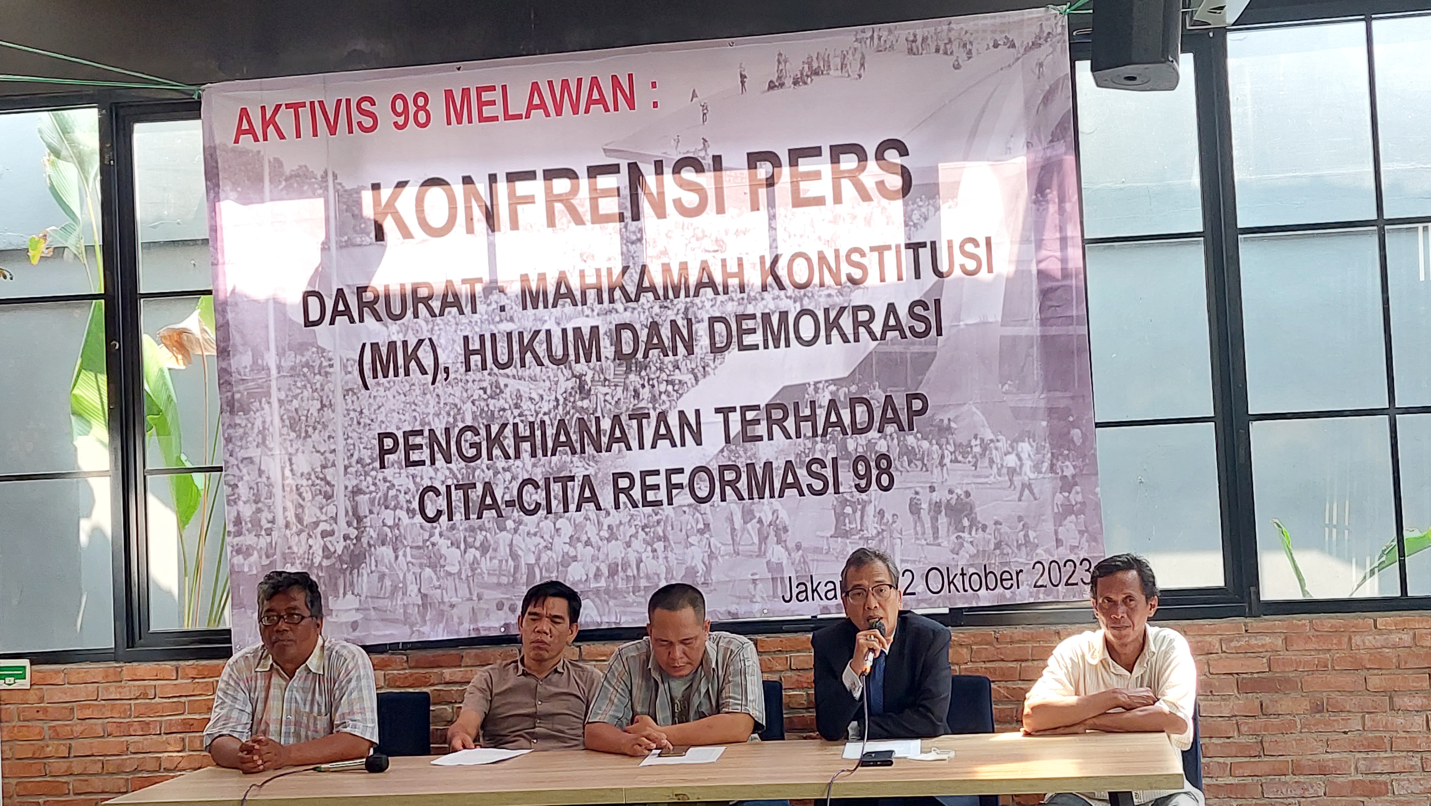 Jika Gugatan Usia Capres-Cawapres Dikabulkan, MK Menjadi Mahkamah Keluarga