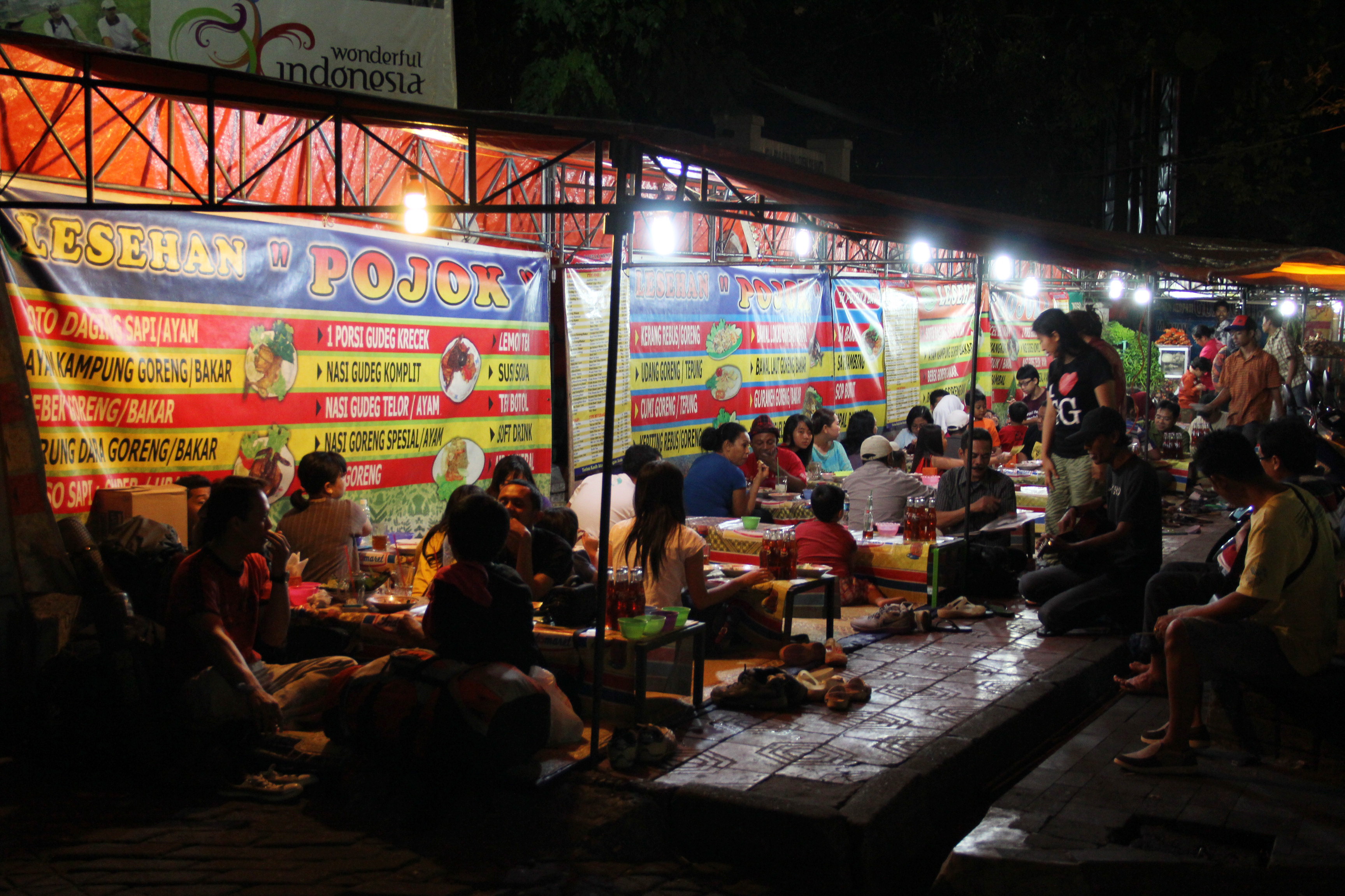 Warung Lesehan di Jalan Malioboro