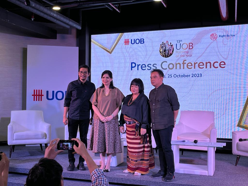 Konferensi pers pengumuman pemenang 3th UOB Painting of the Year (POY) (Indonesia) di Jakarta, Rabu (25/10).
