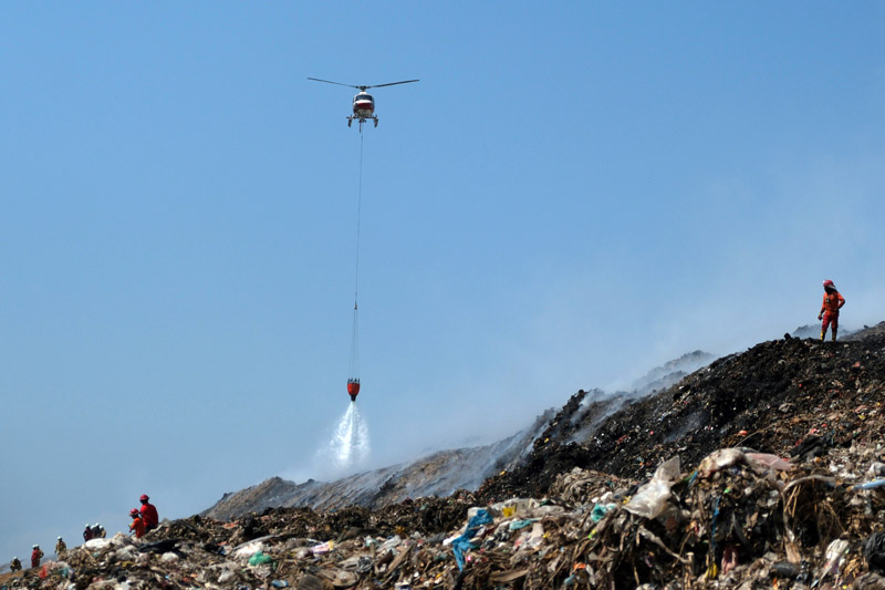 Guna menciptakan hujan, Pemkot Denpasar melarang penggunaan laser untuk memecah awan hingga 25 Oktober.