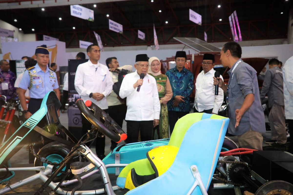 Wakil Presiden Ma'ruf Amin menyoroti lemahnya sinergi antara dunia pelatihan vokasi dengan industri. 