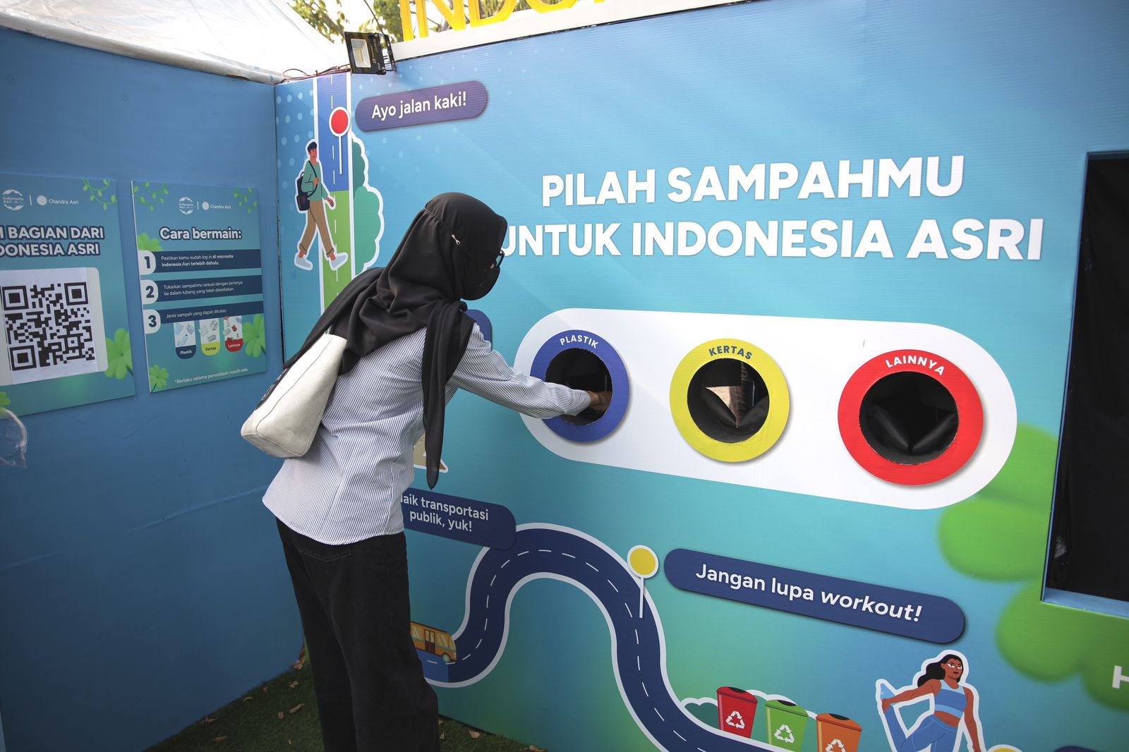 Chandra Asri Group memberi edukasi pentingnya memilah sampah pada kegiatan Jakarta Marathon 2023.