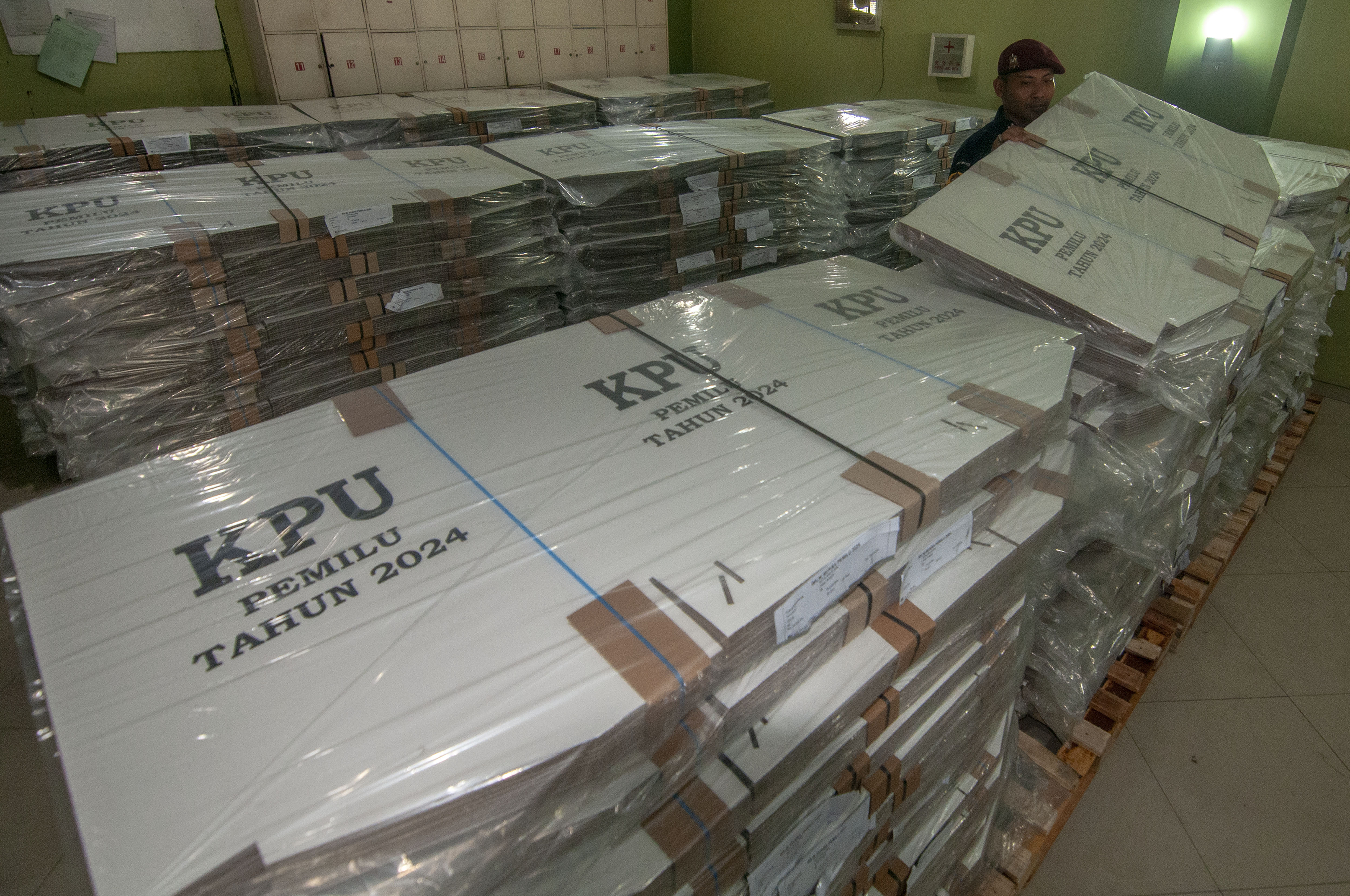 Bilik suara yang akan dipakai saat Pemilu 2024.