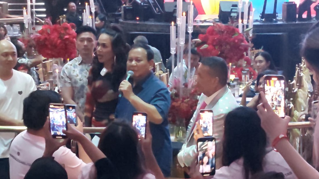 Capres Prabowo Subianto saat menghadiri ulang tahun Hotman Paris