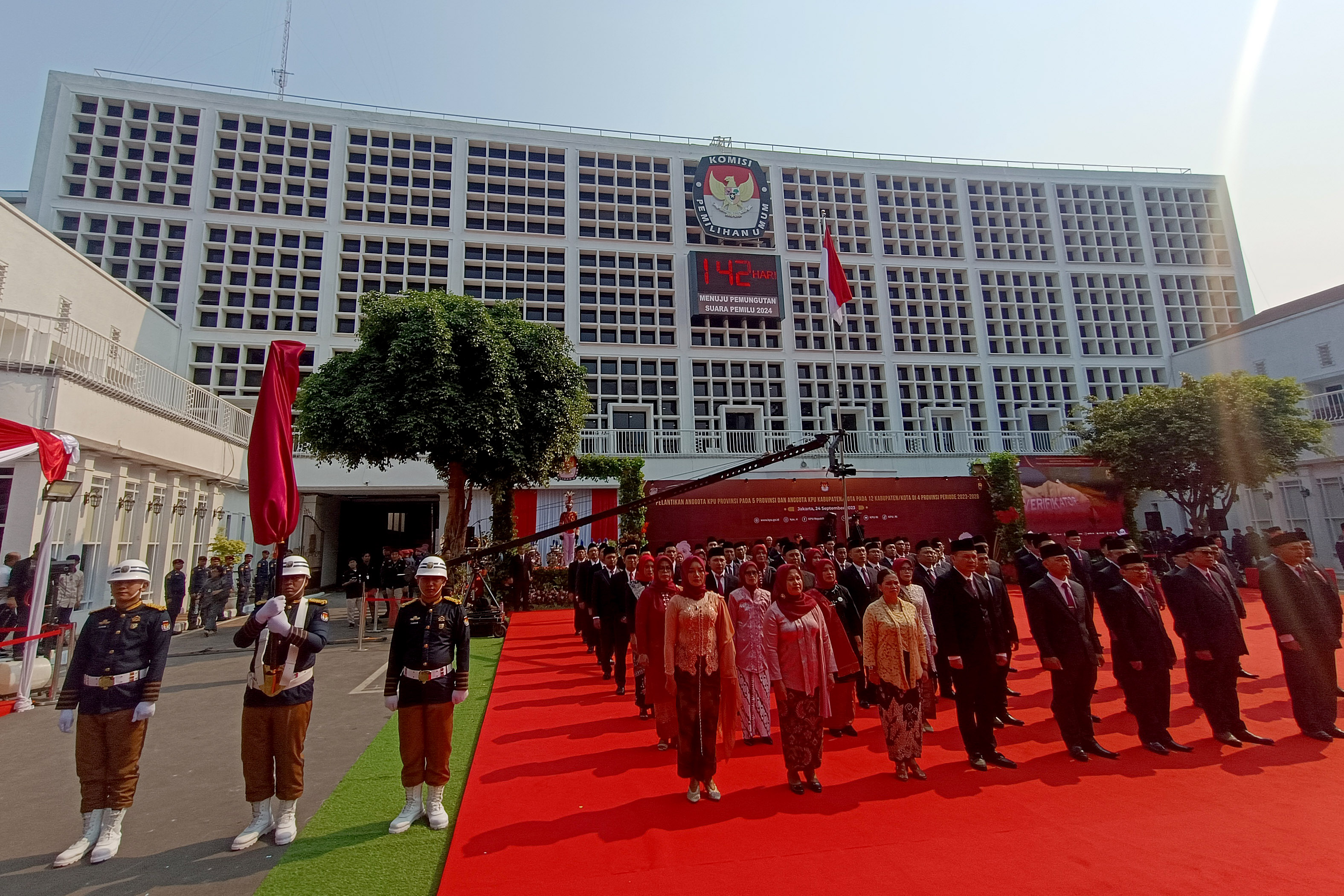 Pelantikan anggota KPU Kabupaten/Kota di Kantro KPU, Jakarta