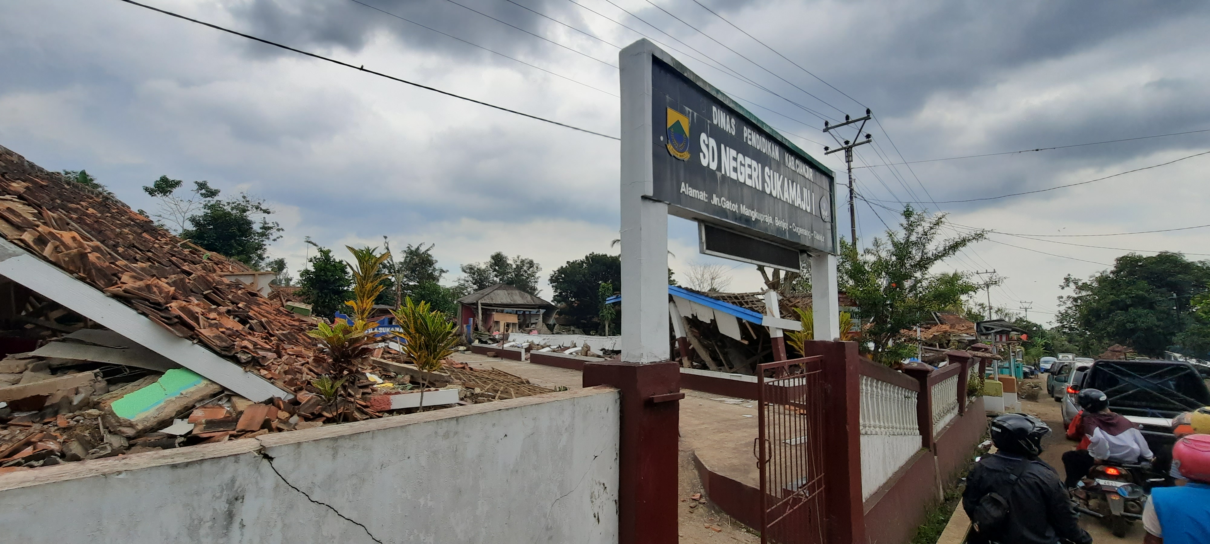 Bangunan SDN Sukamaju I di Desa Benjot Kecamatan Cugenang Kabupaten Cianjur, rusak akibat gempa 9 bulan lalu
