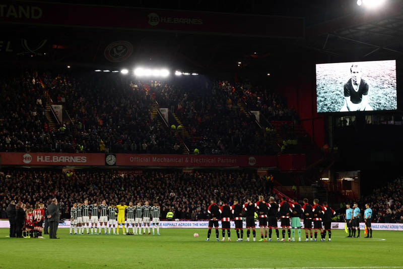 Kemenangan 2-1 Manchester united atas Sheffield United berlangsung dengan penuh emosi saat mengucapkan selamat tinggal kepada Bobby Charlton