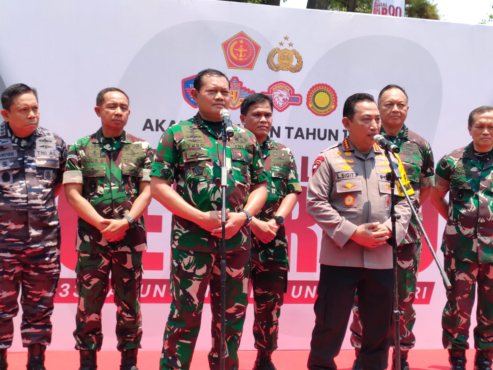 Kapolri Jendral Listyo Sigit di kawasan Gelora Bung Karno, Jakarta Pusat, Sabtu, 28 Oktober 2023.