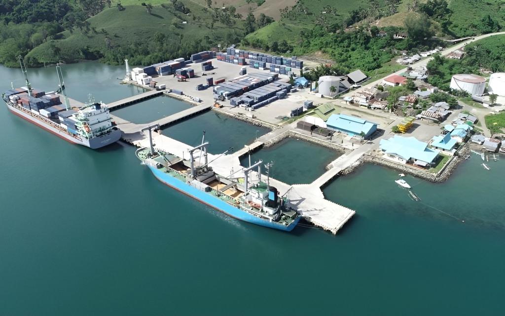 Pelabuhan Anggrek di Kabupaten Gorontalo Utara, Provinsi Gorontalo.