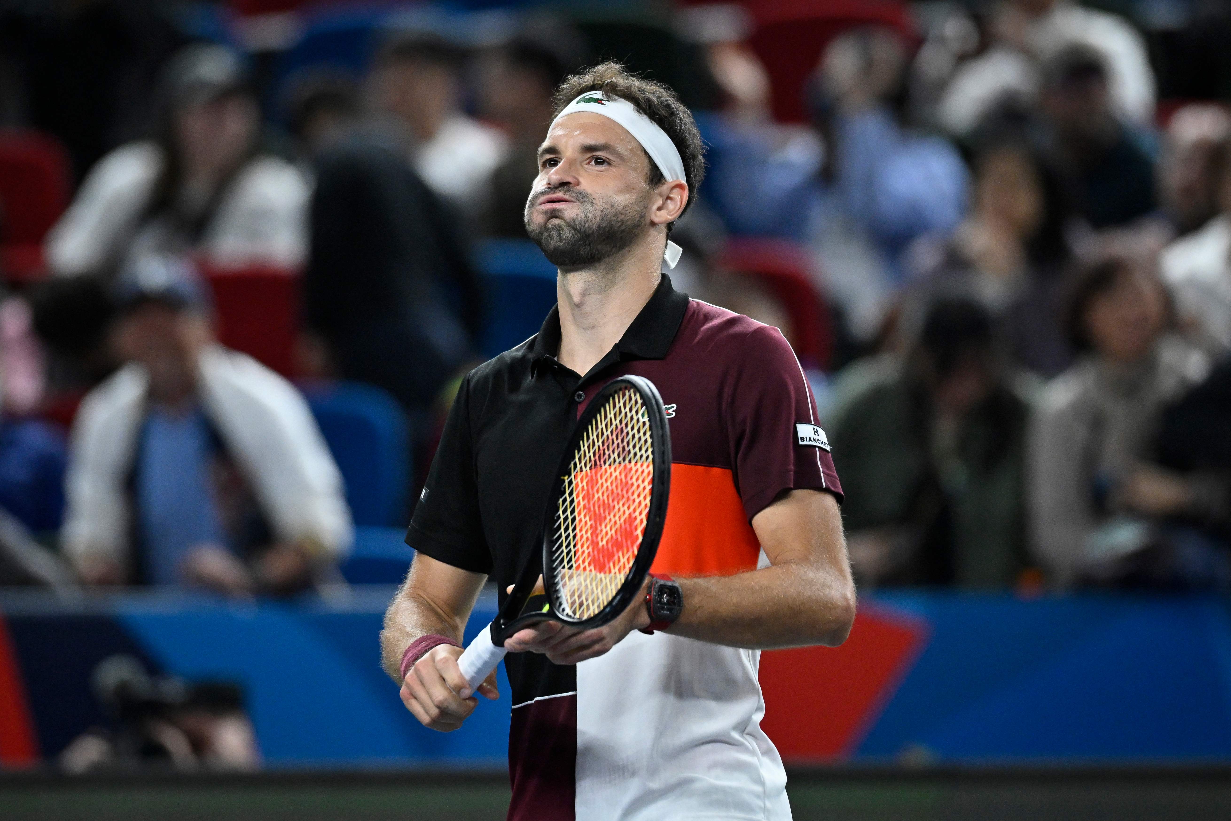 Petenis Bulgaria Grigor Dimitrov berhasil memasuki perempat final Shanghai Masters 2023 seusai menang atas Carlos Alcaraz (Spanyol).