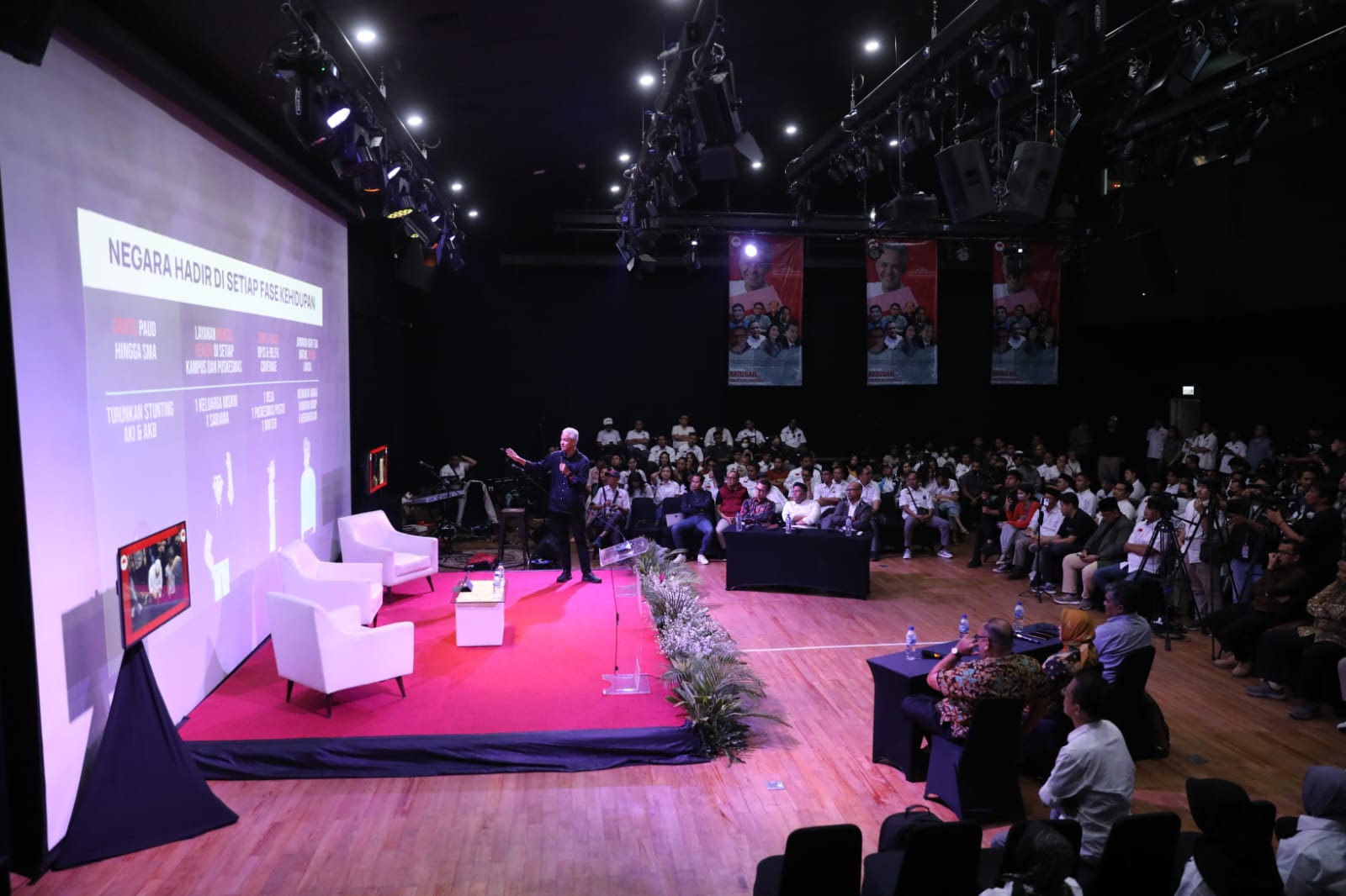 Ganjar Pranowo menghadiri Forum akademisi alumni HMI Jaringan Indonesia (JARI)