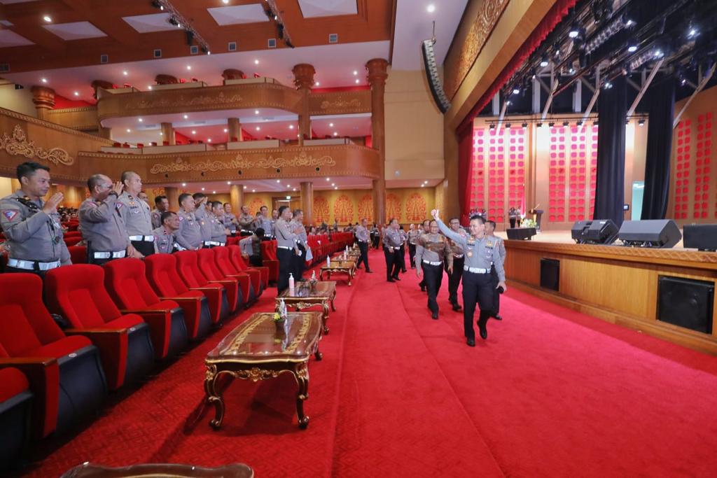 Kakorlantas Polri Irjen Pol Firman Shantyabudi selaku Kaops Tribrata Agung 2023 di Balai Budaya Giri Nata Mandala, Bali, Kamis (5/10).