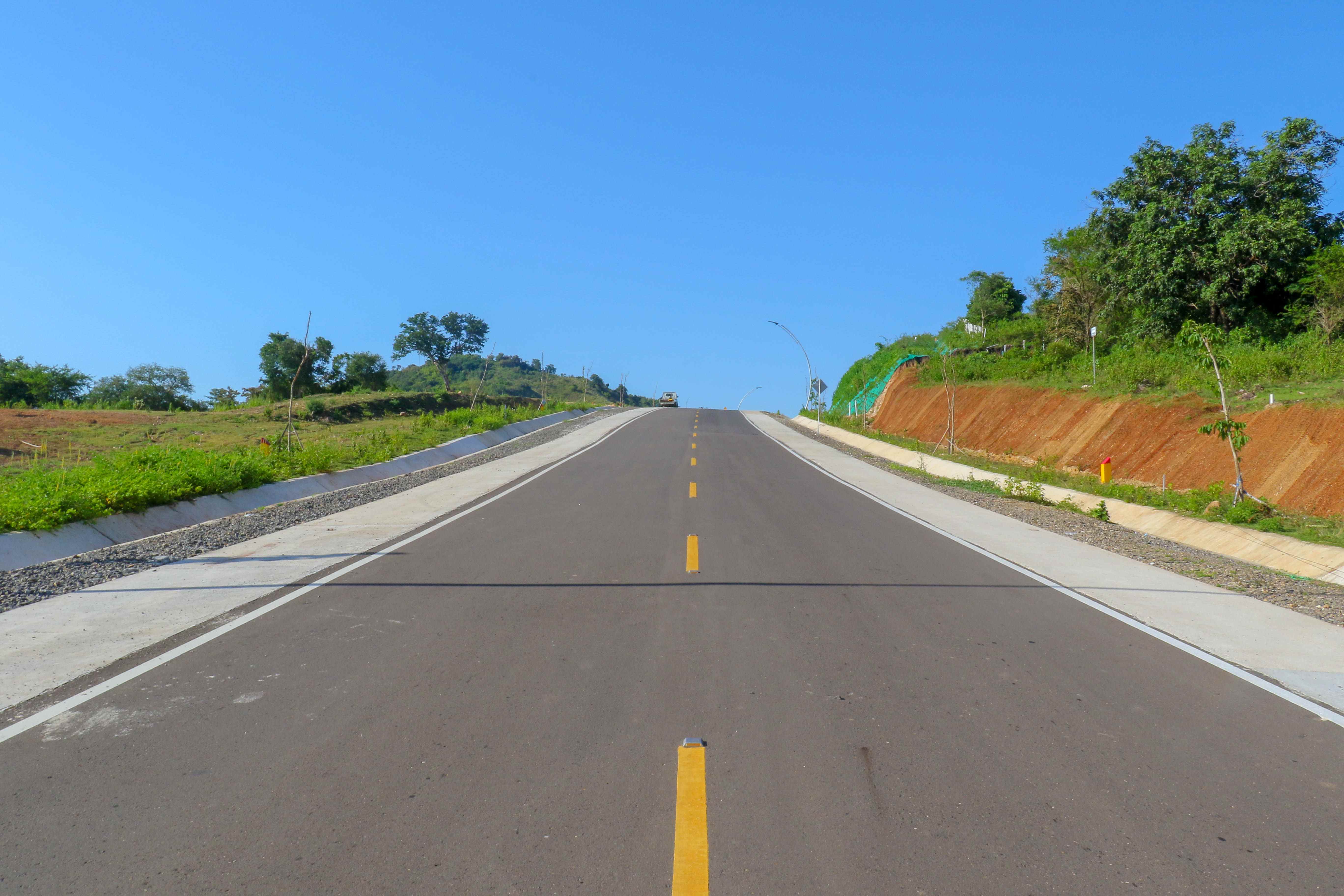 Balai Pelaksanaan Jalan Nasional (BPJN) NTT telah membangun sebanyak tujuh belas paket pekerjaan untuk menunjang DPSP Labuan Bajo.