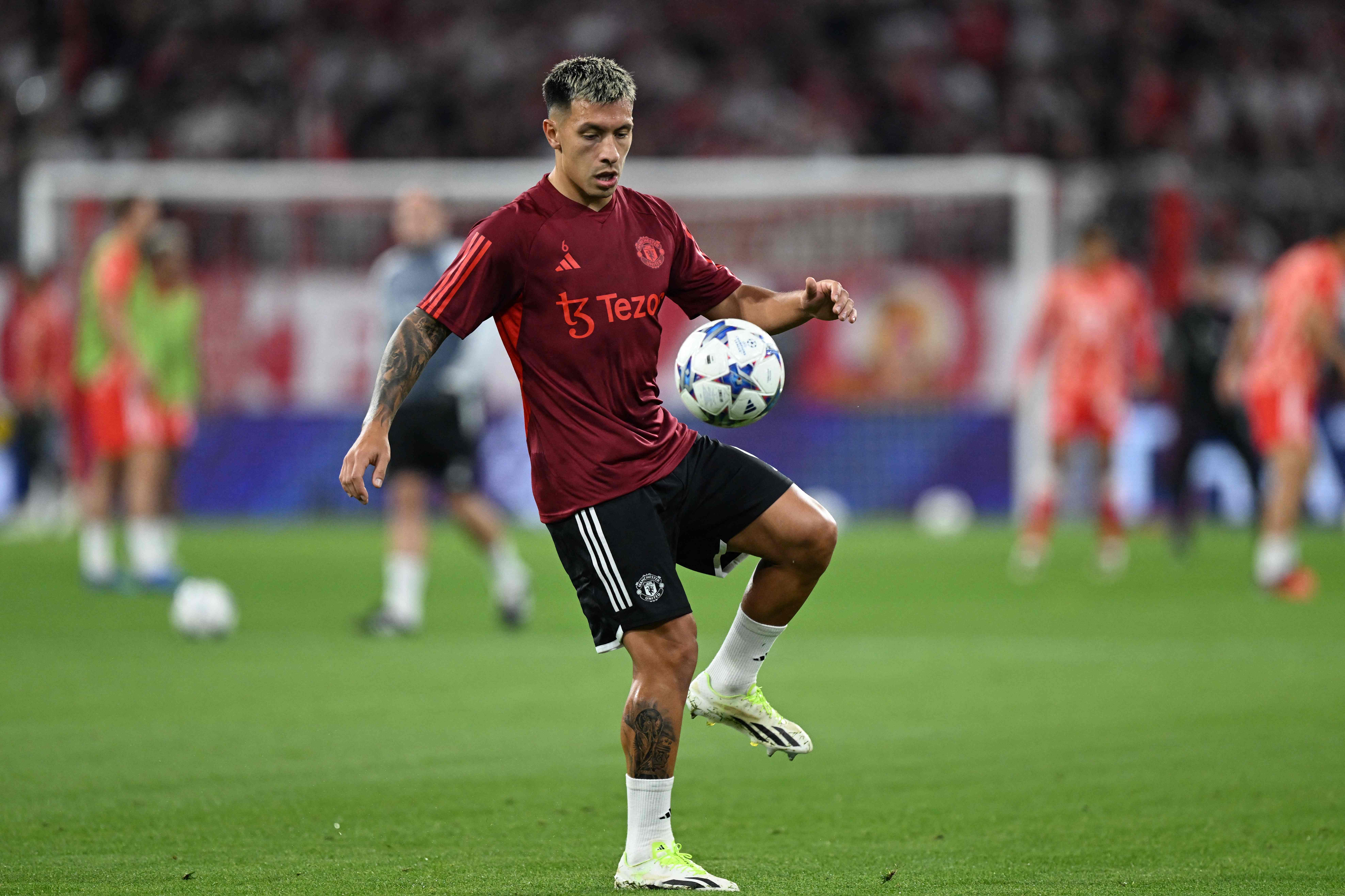 Bek Manchester United Lisandro Martinez