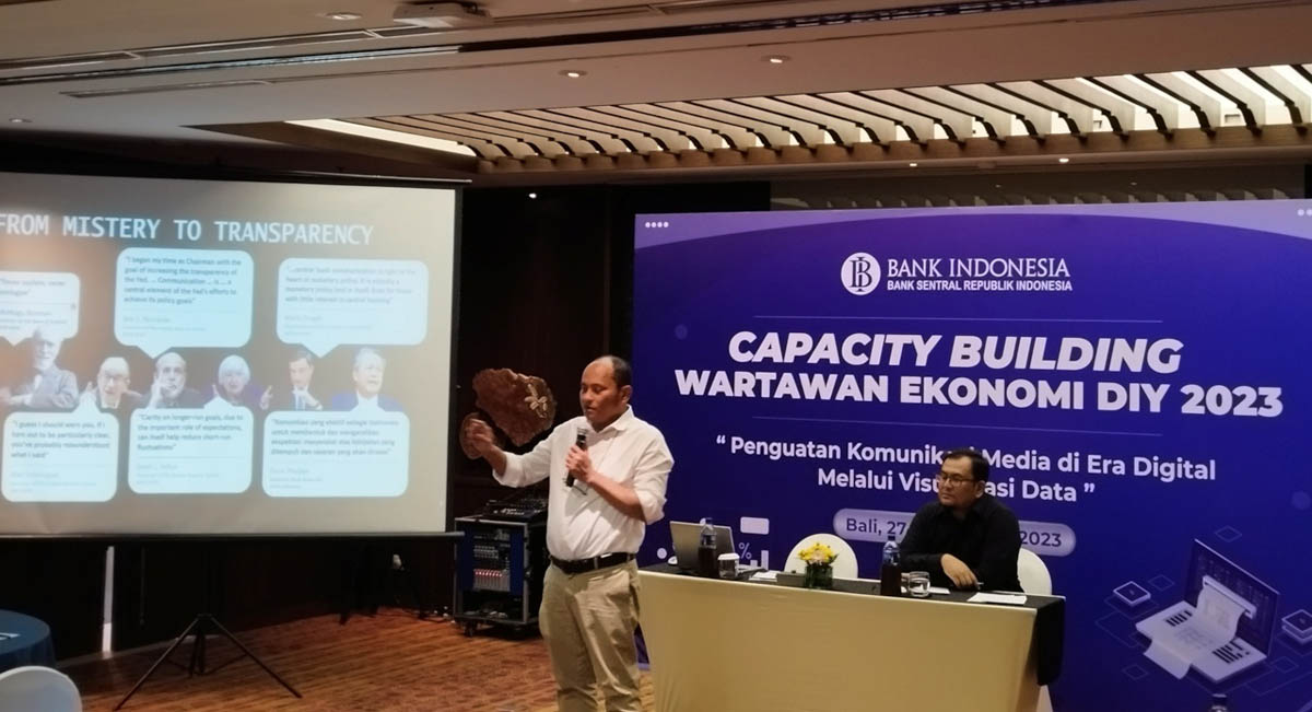 Pelatihan Capacity Building Wartawan Ekonomi DIY di Bali, Sabtu (28/10).