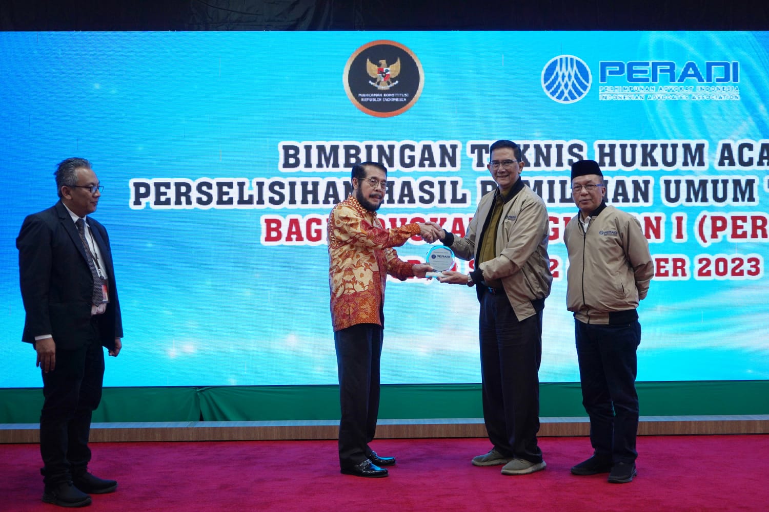 Ketua MK Anwar Usman (kedua dari kiri) menghadiri Bimtek Hukum Acara Perselisihan Hasil Pemilihan Umum (PHPU) di Pusdik MK Cisarua, Bogor.