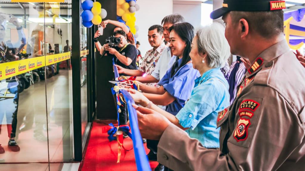 Super Depo Bangunan Pertama di Cileungsi