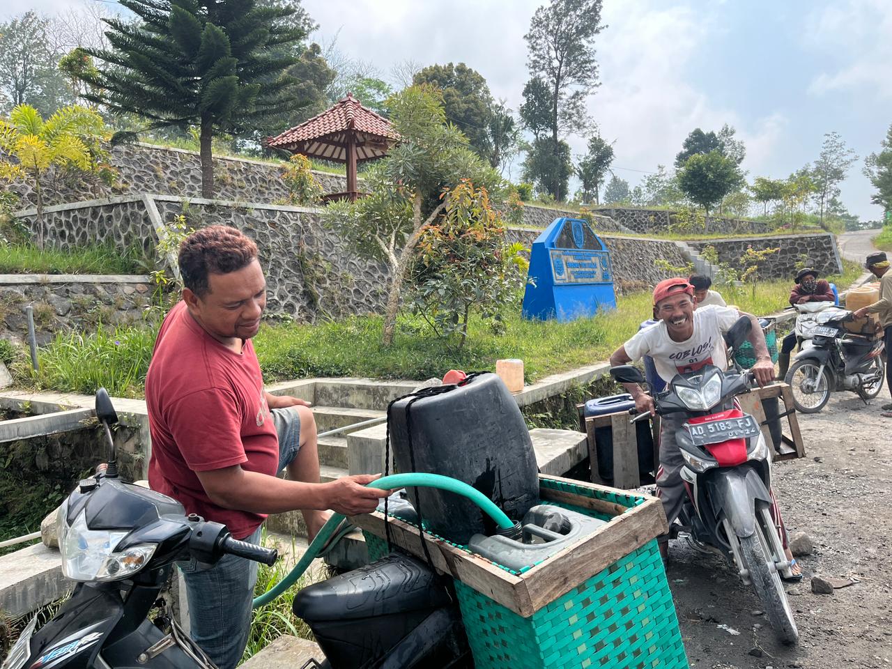  keberadaan Embung Tirta Mulya bisa membantu warga dalam memenuhi kebutuhan air.