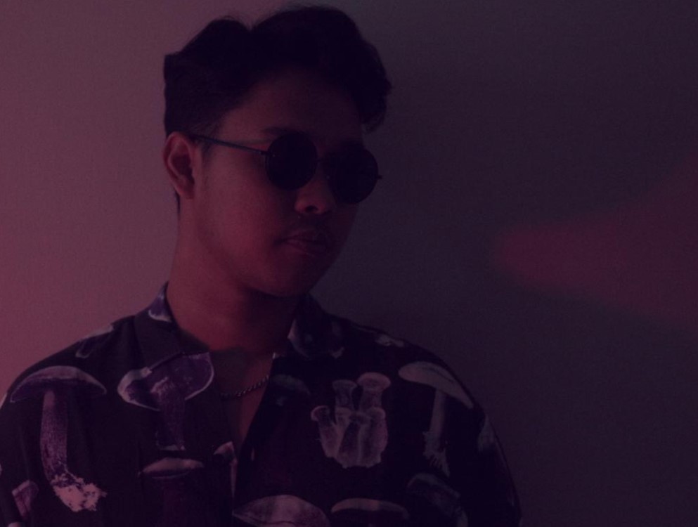 Buzar Bicara Cinta dan Gairah di Single Violet