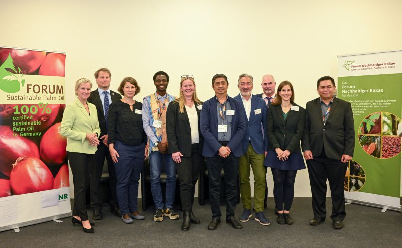 Forum Sustainable Palm Oil, membahas produksi kakao dan minyak sawit bebas deforestasi.