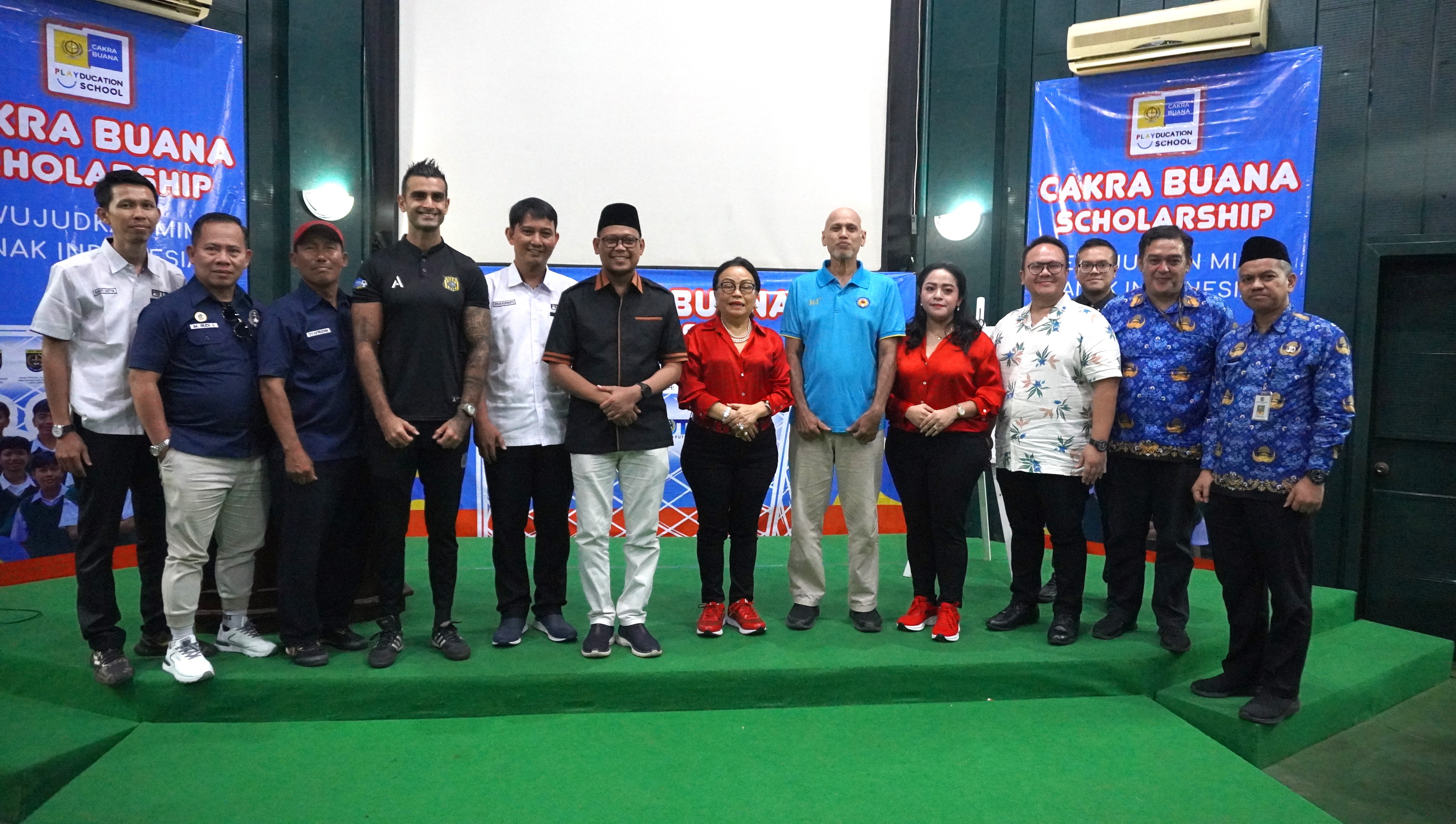 Peluncuran beasiswa oleh Cakra Buana Playducation School 