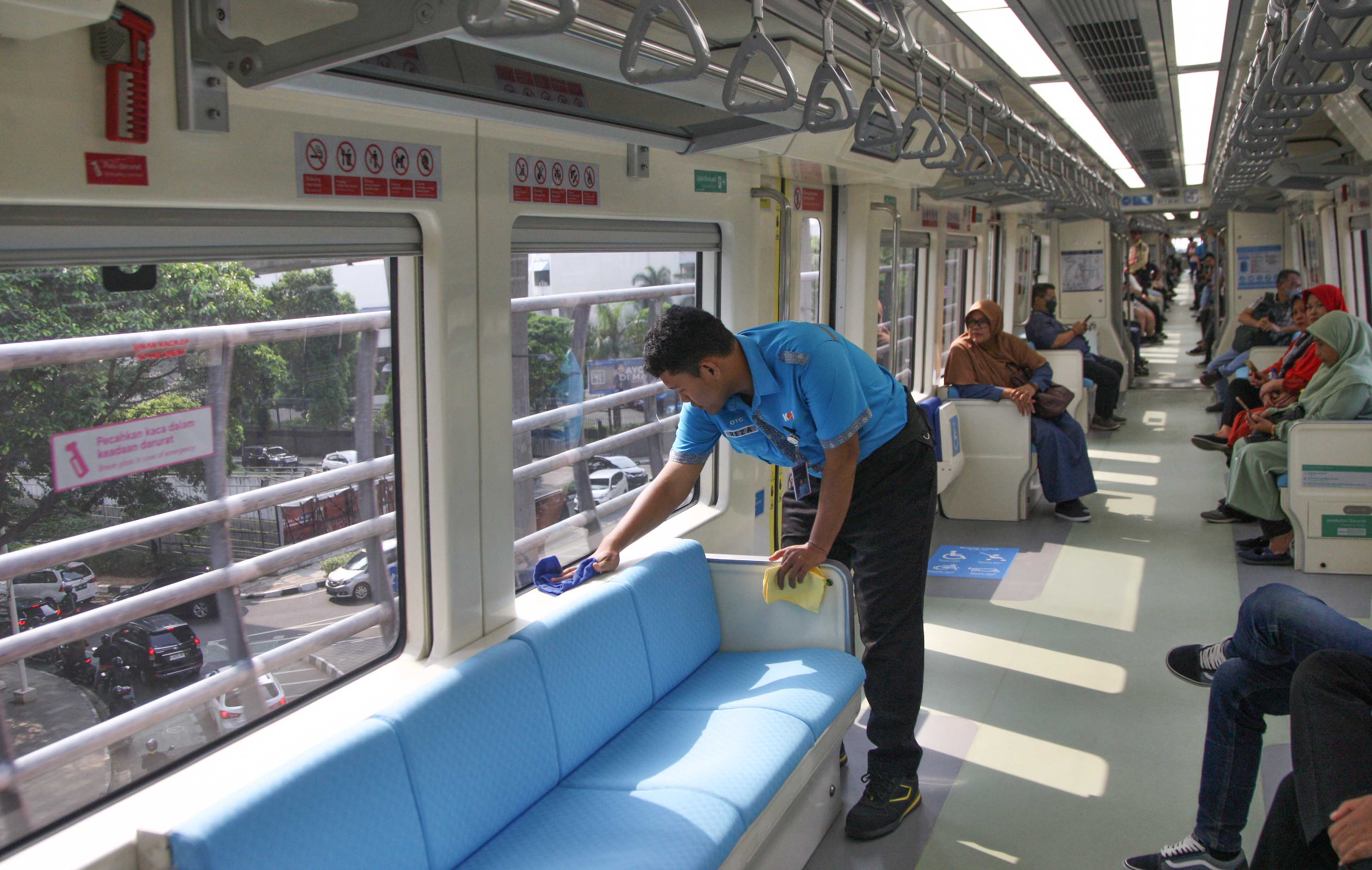 28 perjalanan LRT Jabodebek dibatalkan karena ada perawatan sarana.