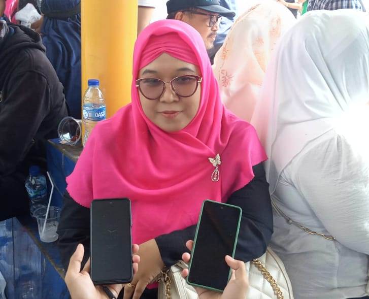 Koordinator Presidium DPP Mak-mak Anies (Manies) Mumul Muhdiatul Milah saat diwawancara wartawan.