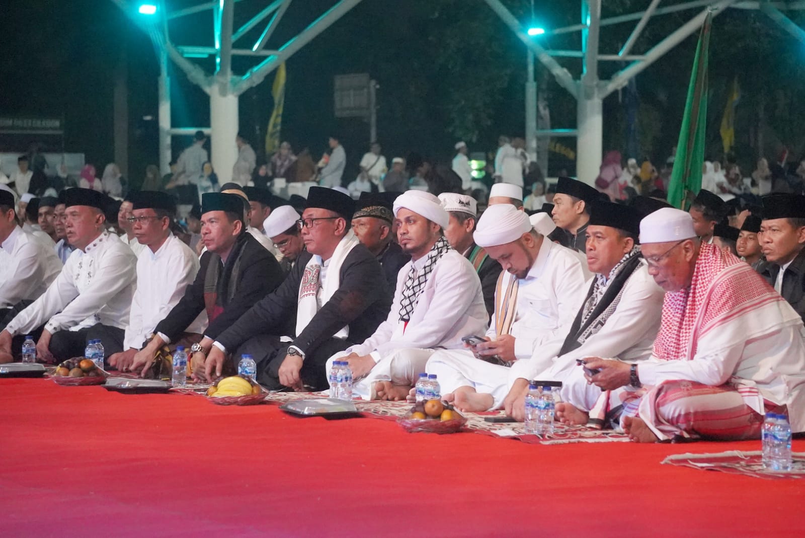 Pemkot Cilegon menggelar Peringatan Hari Besar Islam (PHBI) Maulid Nabi Muhammad SAW, di Alun-alun Kota Cilegon, Minggu (22/10).