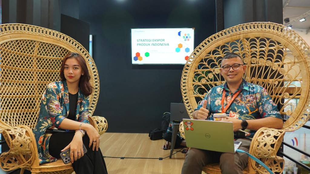 Exclusive Hybrid Talk Show yang disajikan oleh ExportHub.id di Trade Expo Indonesia 2023 