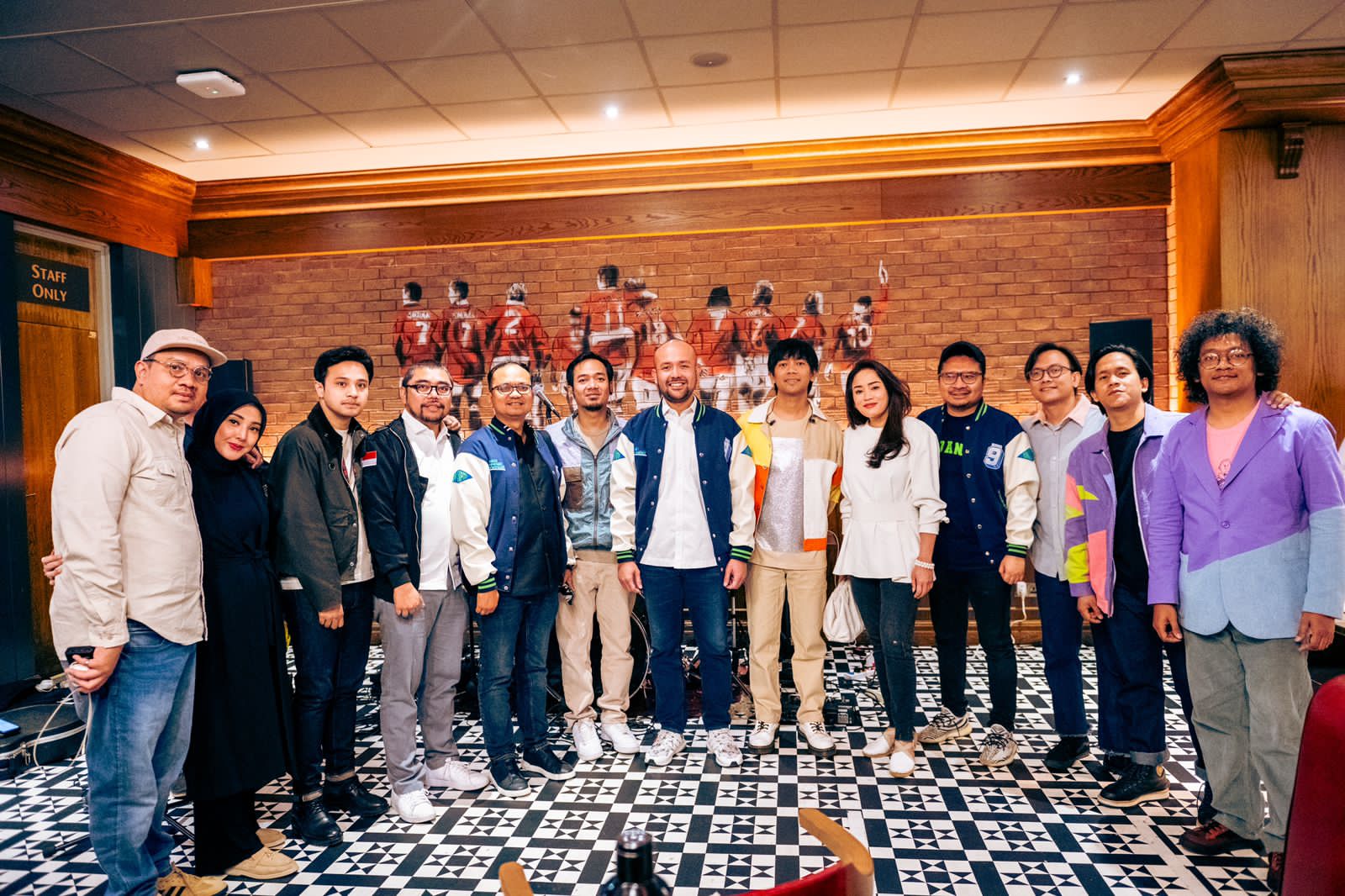 HIPMI berkolaborasi dengan D’Masiv menggelar pameran produk UMKM Indonesia 